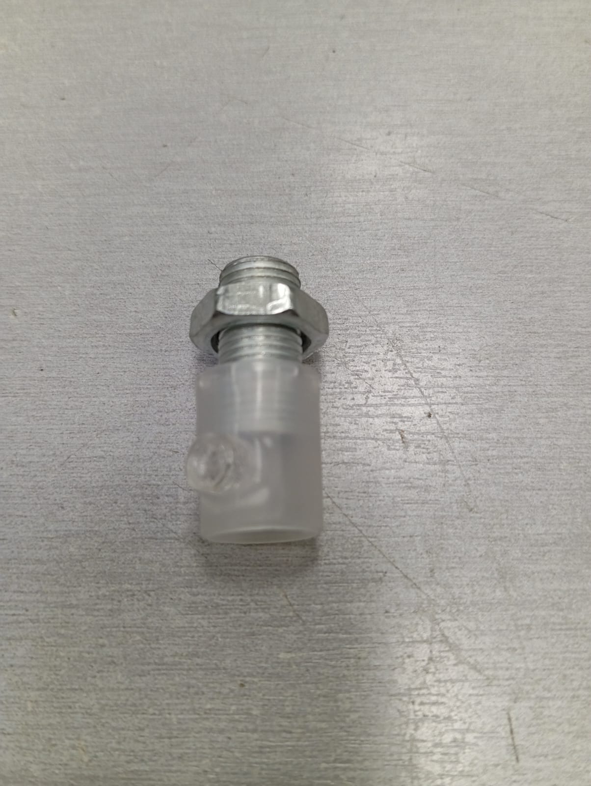 Держатель провода с пластиковым винтом, с резьбой M10x1. Хром. 33 Идеи  FN14 CH
