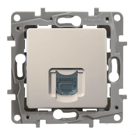 672353. Legrand. Etika (Слоновая кость). Розетка компьютерная под коннектор RJ-45, 6 кат.UTP